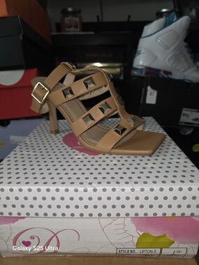 Soda Shoes Women Stiletto Heel Buckle Ankle Multi-Strap Square Toe. Studded. New